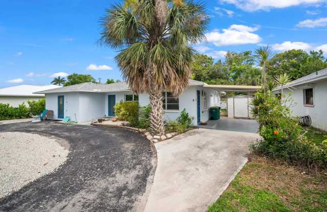 Photo of ANNUAL RENTAL - 1 Bedroom, 1 Bath Duplex in Naples Park
