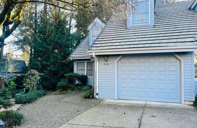 Photo of Amazing Attached Home in Lake Oswego is a Must See!