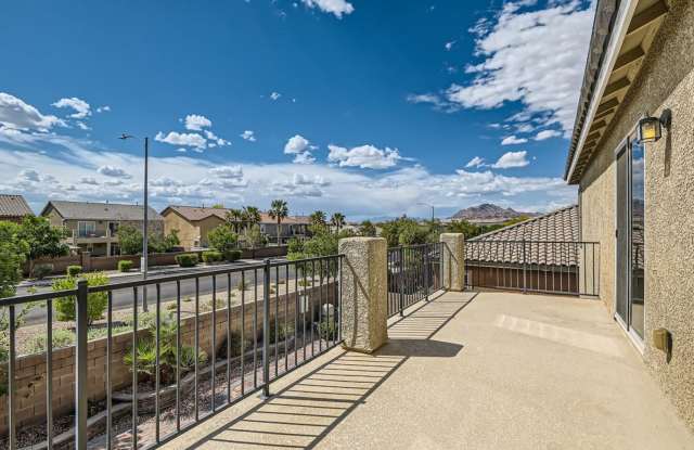 Dont Miss This Gorgeous 4 bed 3 bath plus Loft!
