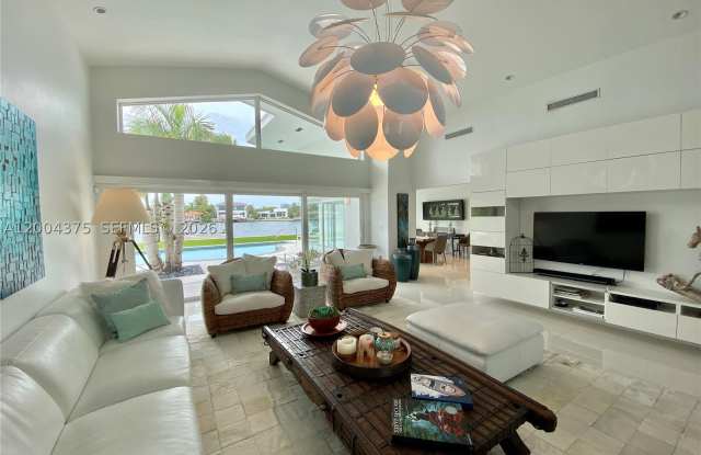 265 N Shore Dr