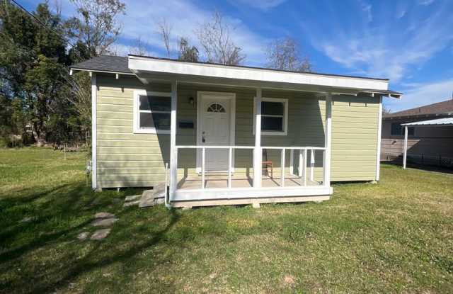 1 bedroom home for lease