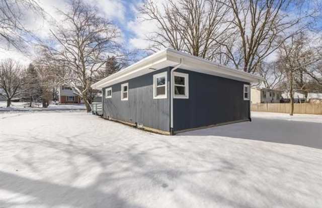 3175 LORRAINE Street