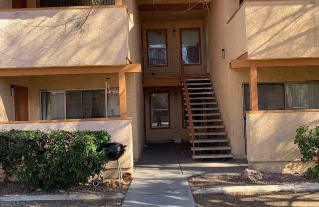 Photo of Close to UNLV, Airport, and Las Vegas Strip. GRANITE COUNTERTOPS. Comm. Pool