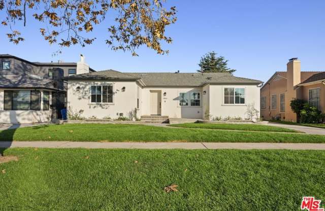 Photo of 3866 Westside Ave