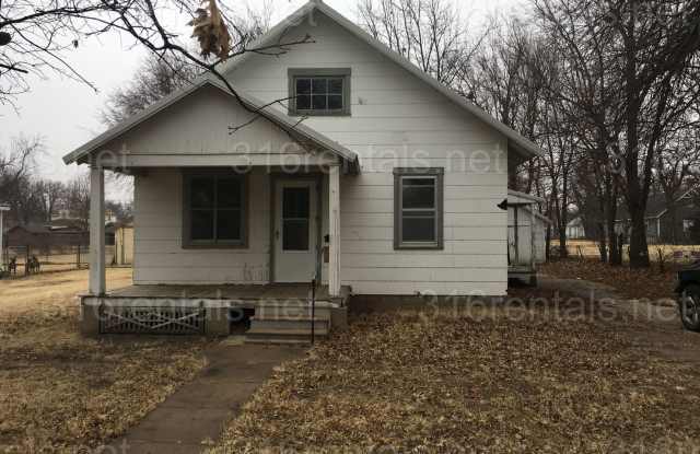 $700 - 1 bed 1 bath - Single Family Home