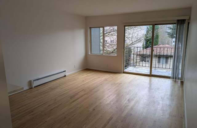 1000 1st Ave W