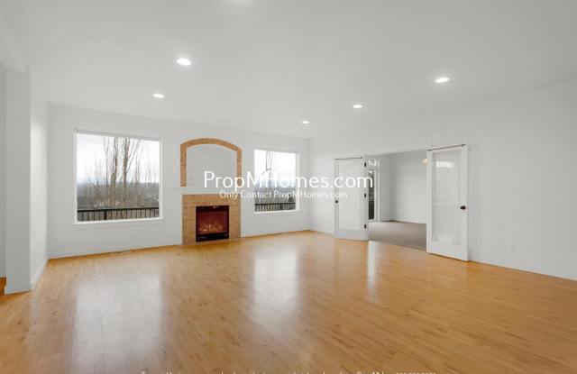 Luxury Five Bedroom Home in Happy Valley with Amazing Views!