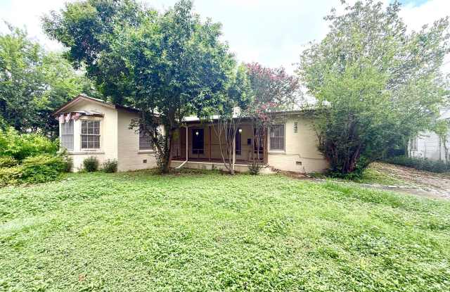 Historic Charm Near Woodlawn Lake! 3 Bed, 2 Bath Home with Hardwood Floors