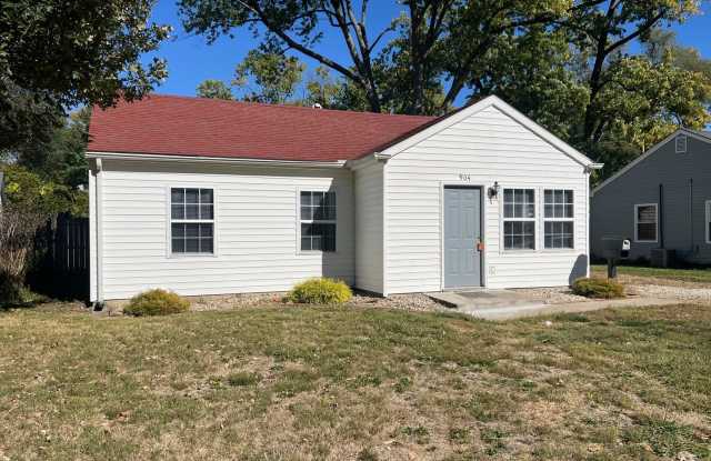 Photo of 3 Bedroom home with Fenced Yard - Available November