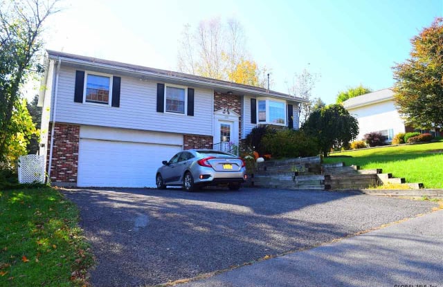 125 CANTERBURY DR - 125 Canterbury Drive, Cobleskill, NY 12043