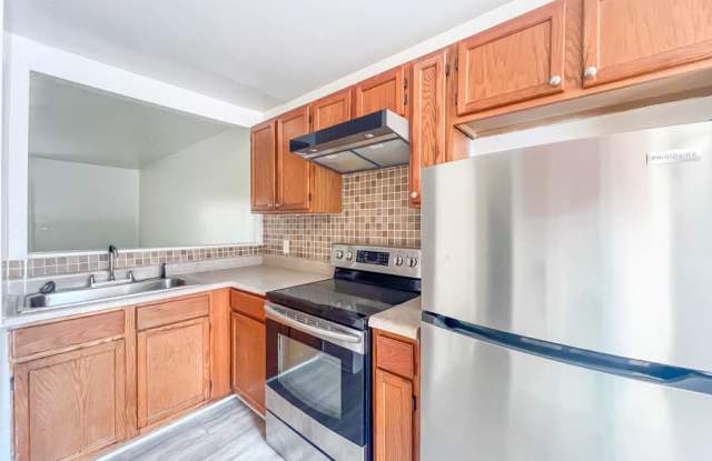 Photo of 32 Fox Hill Dr