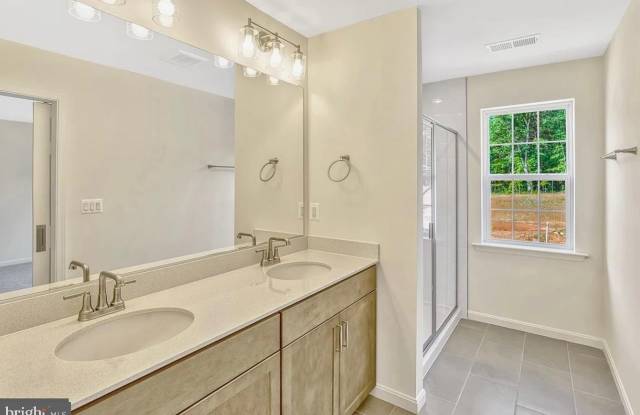 2889 WHITE TAIL DRIVE