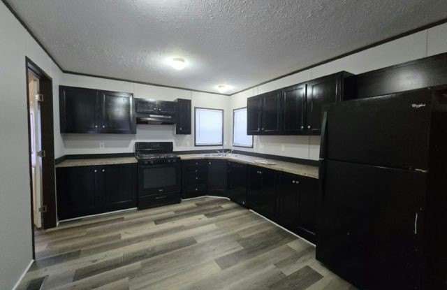 Photo of 437 Warbler Lane