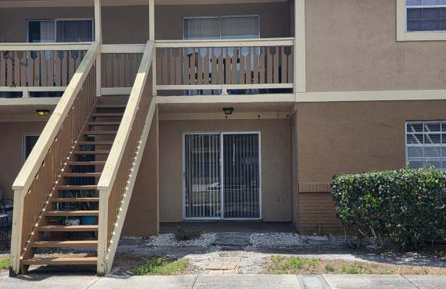 Photo of 102 Preston Lane - 1