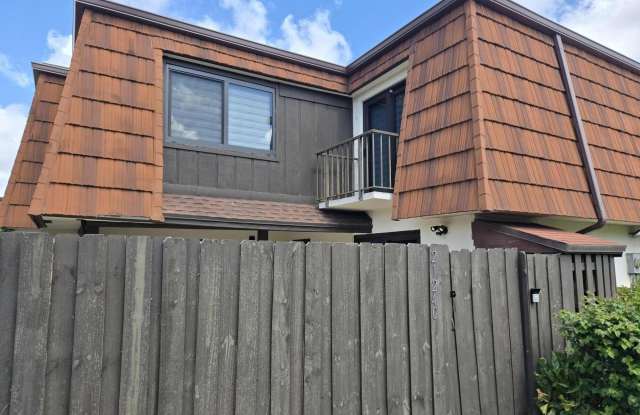 2124 White Pine Circle