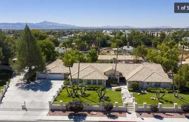 Photo of 3747 E Quail Ave