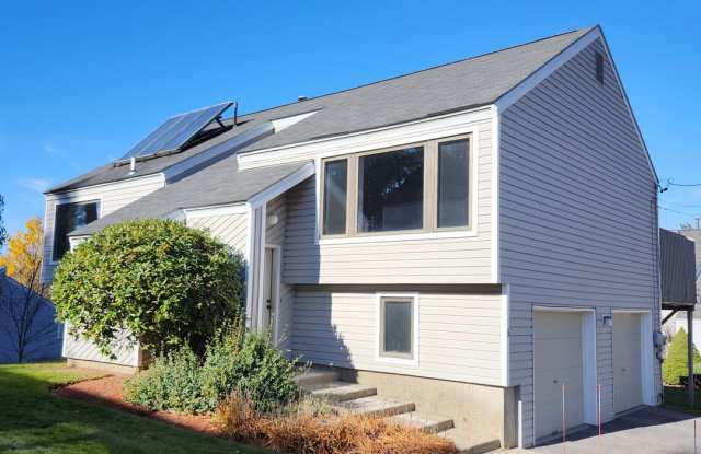 3 Bedroom, 1.5 bath detached condo at Kensington Ridge