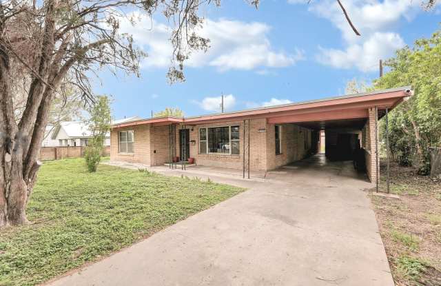 Charming Home in Central McAllen!