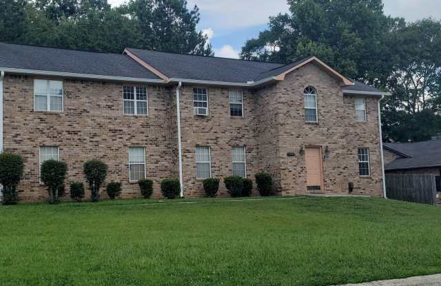 Charming 2BR Townhouse in College Park