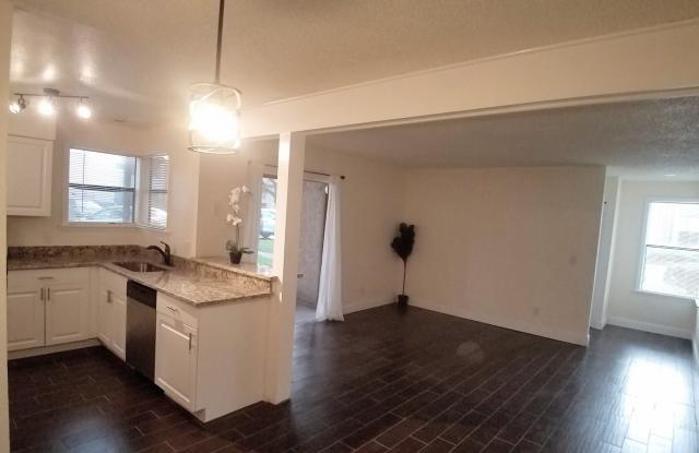 Fabulous Full Remodeled 1/1 Winter Park Condo x Rent in front of Full Sail ! - 3037 Antique Oaks Circle, Orange County, FL 32792