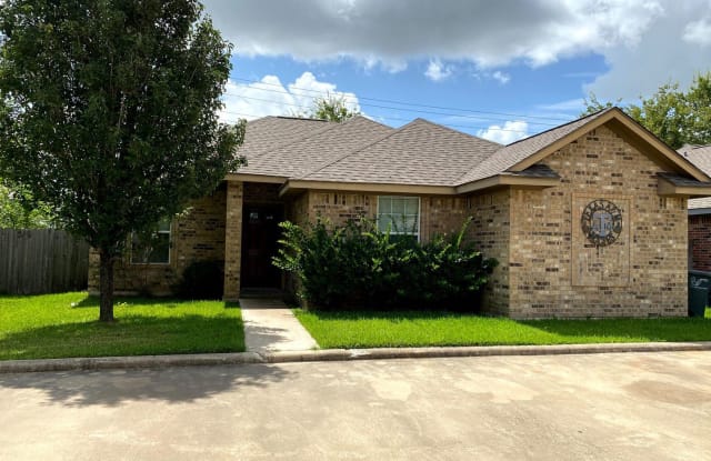 128 Sterling Street - 128 Sterling Street, College Station, TX 77840