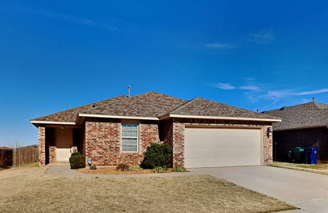 Photo of Very Nice 3 Bedroom House in Yukon Schools