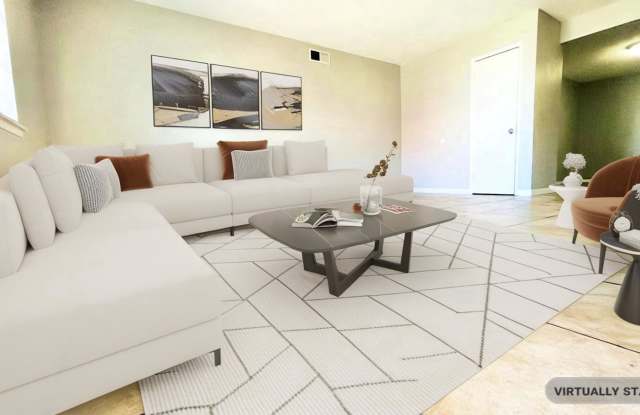 3822 Englewood Circle