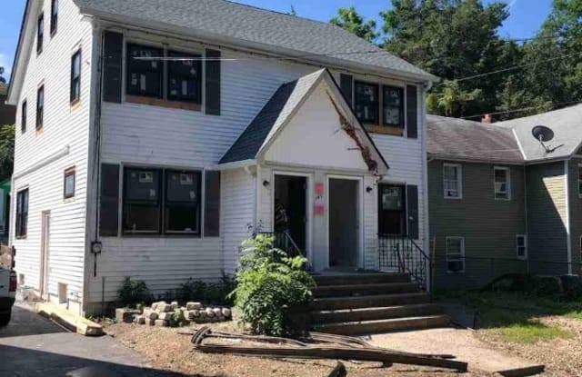 101 Elm St. B - 101 Elm Avenue, Glen Cove, NY 11542