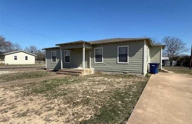 Photo of Cozy newly renovated corner lot 3 bedroom 2 bath home available now!