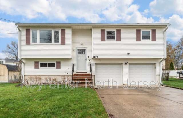 809 Nelson Pl