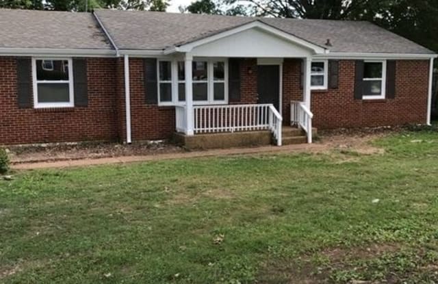 106 Darden Pl - 106 Darden Pl, Columbia, TN 38401