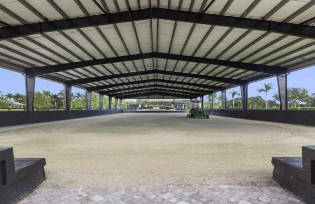 4985 Stables Way