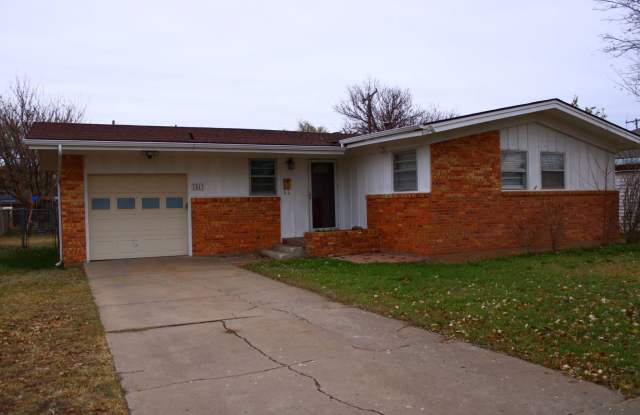 Located in Avondale 3bedrooms 2bathrooms 1 car garage