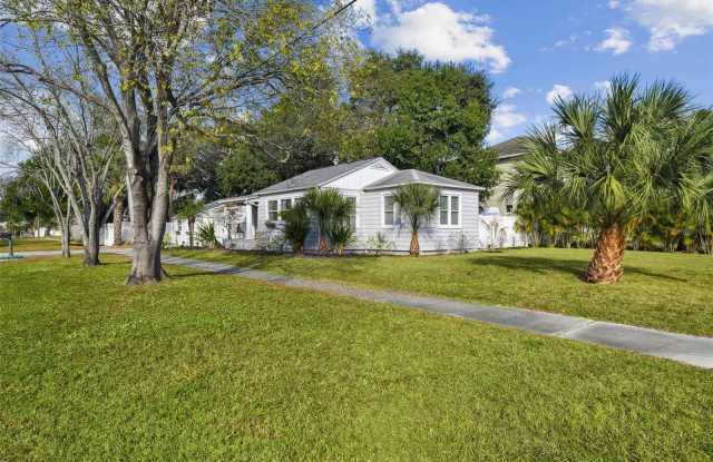 Photo of 3319 W PAUL AVENUE