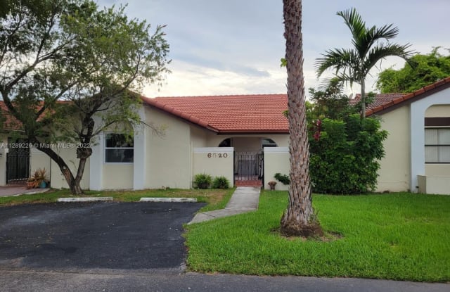 6520 SW 134th Pl - 6520 SW 134th Pl, Kendale Lakes, FL 33183