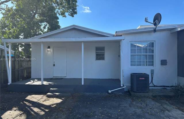 Photo of 1920 NW 4th St