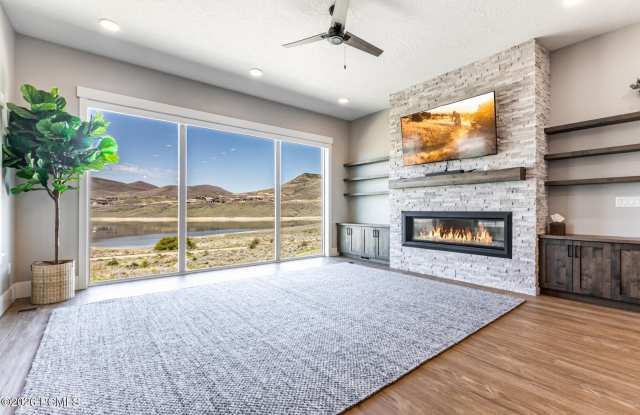 11477 N Vantage Lane