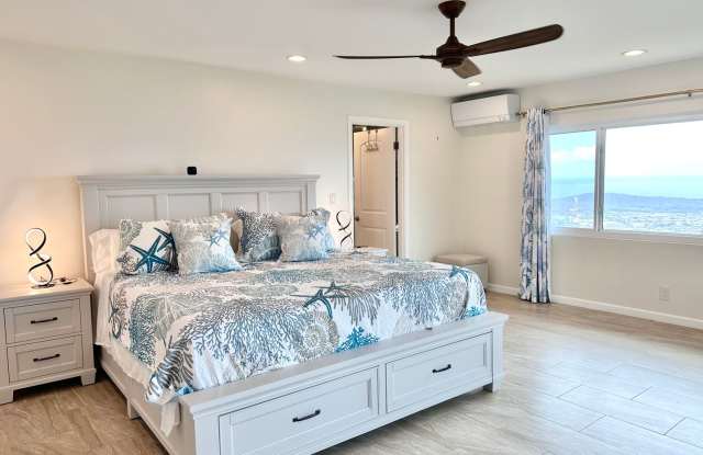 Fully Furnished 4 BD/3 BA Home in Mariner's Ridge!! Includes 1 Garage PRKG, W/D, Sep. Studio,  GORGEOUS Views!!!