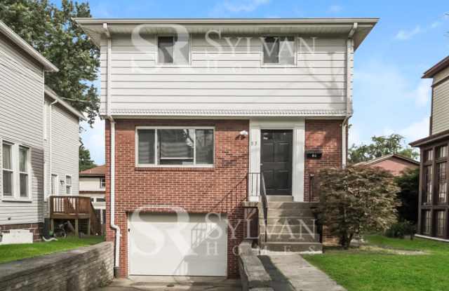 83 North Emily Street