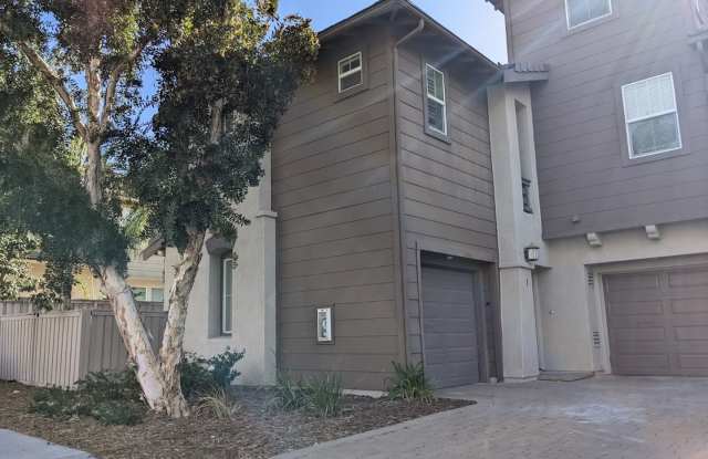 Corner Unit 3 Bed/2.5 Bath Townhome in Gated Community! photos photos