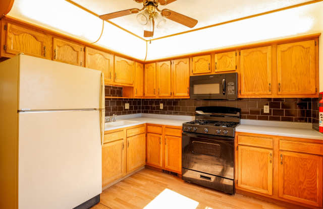 1202 Lawrence Road NortheastUp Unit