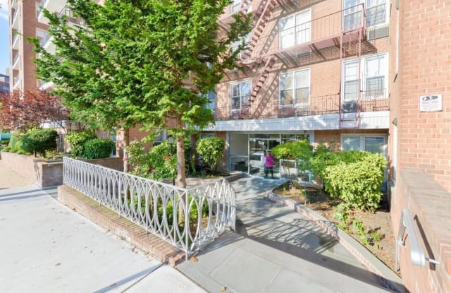 67-50 Thornton Place - 67-50 Thornton Place, Queens, NY 11375