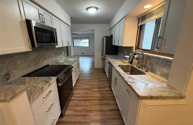 2210 NIGHTINGALE Street