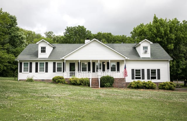 213 Brookhaven Drive - 213 Brookhaven Dr, Maury County, TN 38401