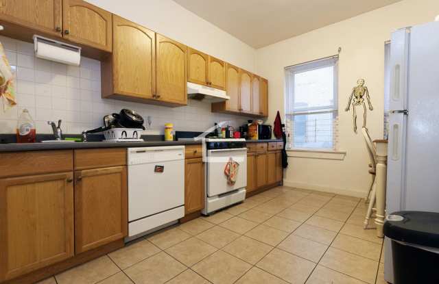 Photo of Nice, inexpensive 3 bed for the upcoming school year!