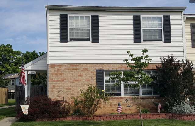 *END UNIT* town home in established Crestwood Neighborhood ready for you mid March!