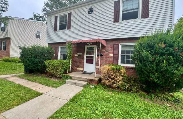 Ground-Floor 2BR/1BA in Midtown Omaha