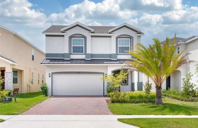 14509 CRESTAVISTA AVENUE