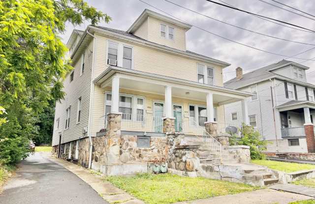 1313 Short Ave