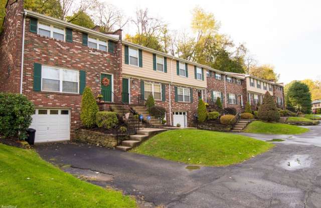 Chapel Place - 2 BR Townhouses - 358 Chapel Place, Allegheny County, PA 15235